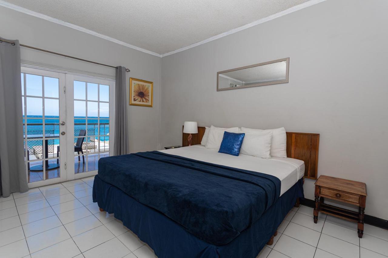 Hotel Caribic House Montego Bay Exterior foto