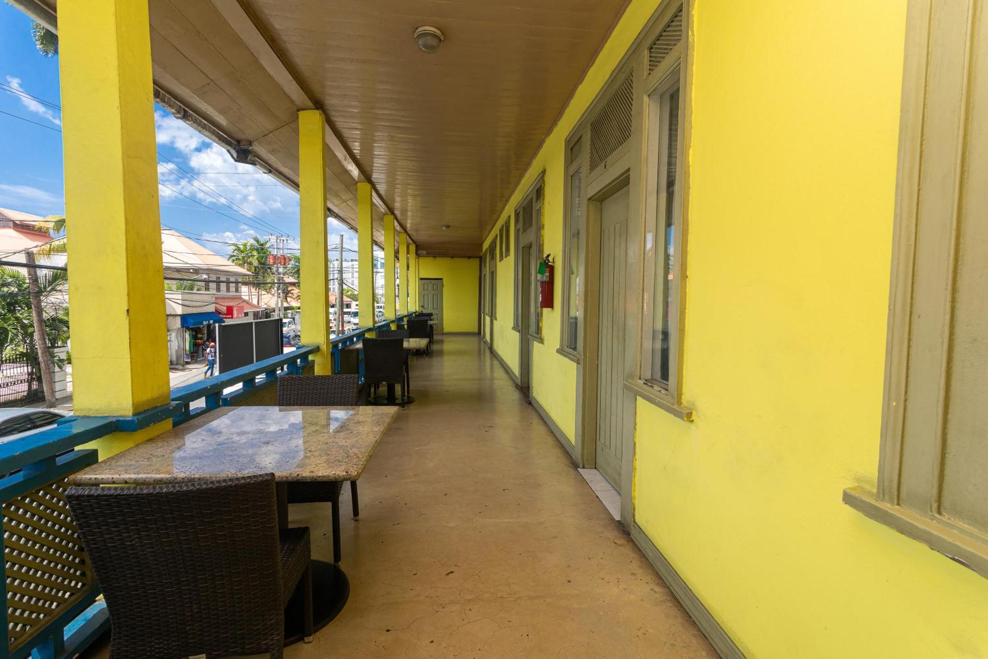 Hotel Caribic House Montego Bay Exterior foto