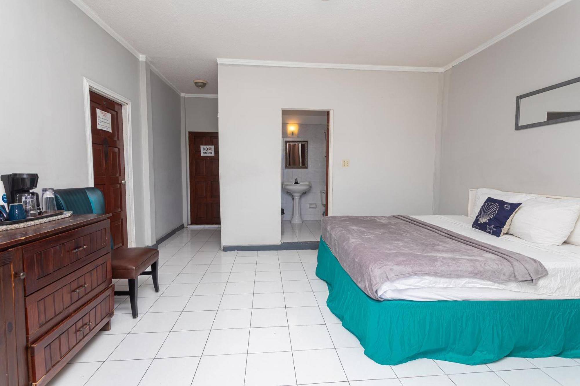 Hotel Caribic House Montego Bay Exterior foto