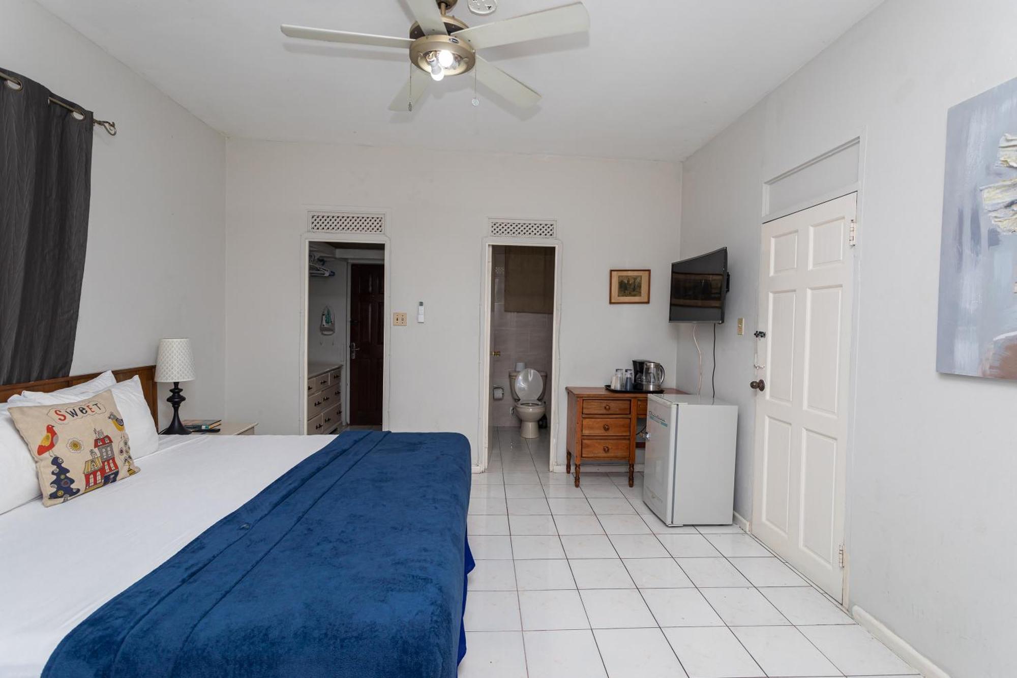 Hotel Caribic House Montego Bay Exterior foto