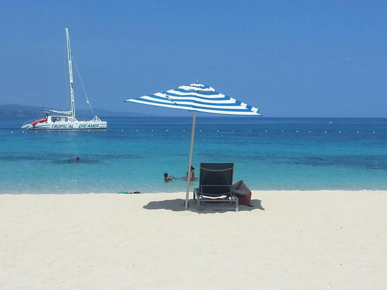 Hotel Caribic House Montego Bay Exterior foto