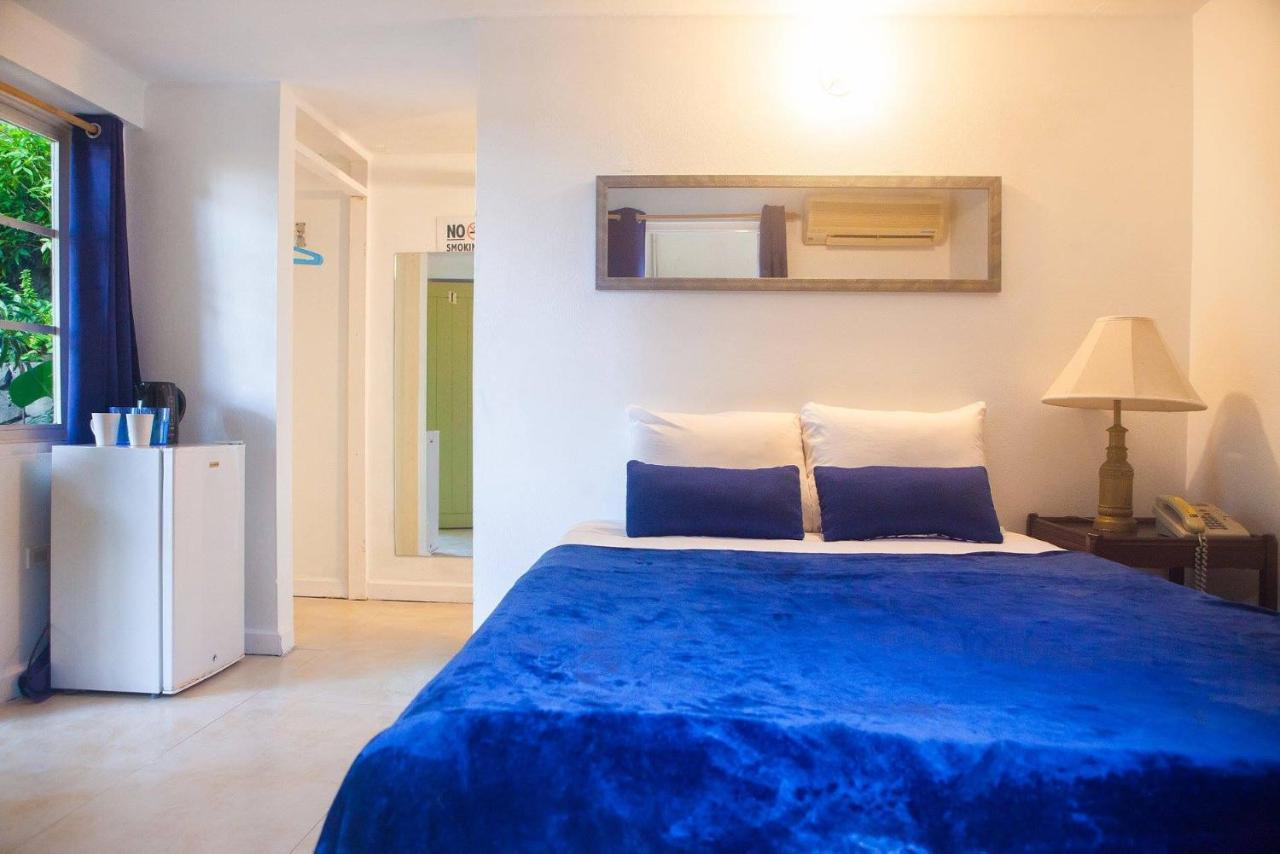 Hotel Caribic House Montego Bay Exterior foto